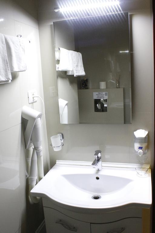Hotel Papion Букурещ Екстериор снимка