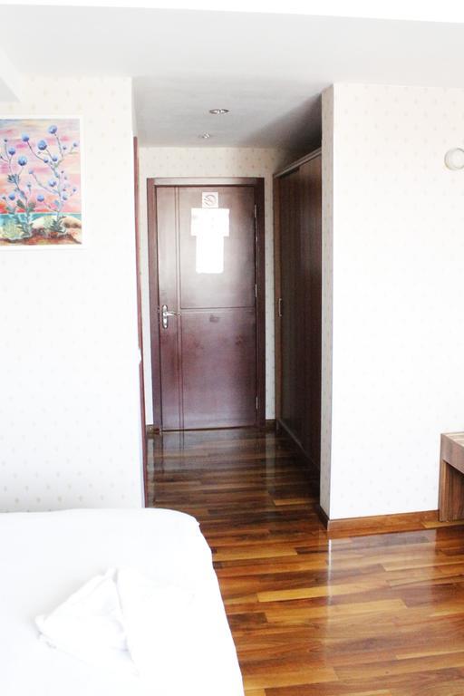 Hotel Papion Букурещ Екстериор снимка